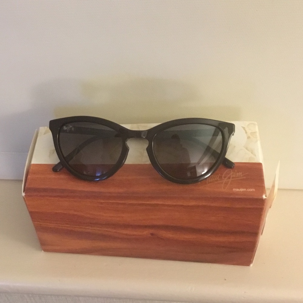 Maui Jim Star Gazing Black Cat-Eye Sunglasses